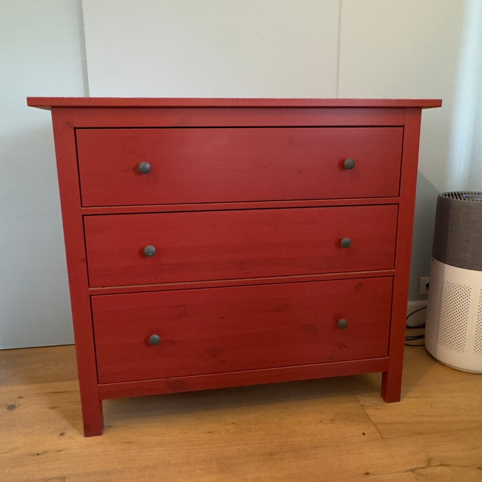 Commode à 3 tiroirs - couleur bordeaux, Maison & Meubles, 3 ou 4 tiroirs, Moins de 100 cm, Comme neuf, 100 à 150 cm