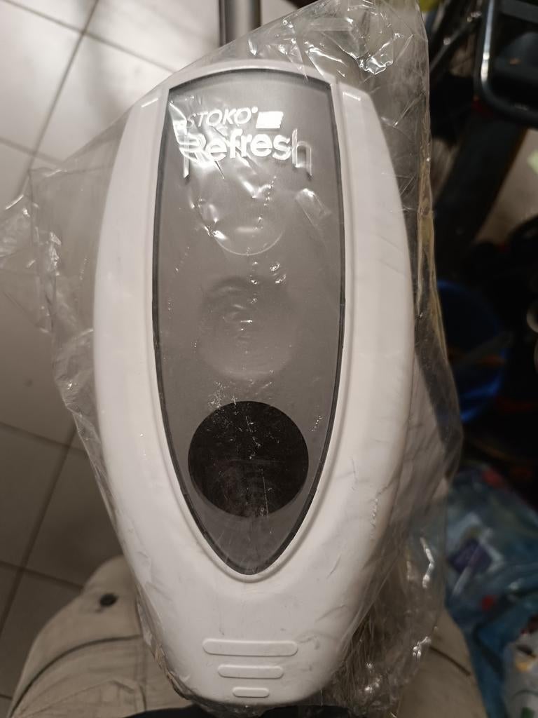 Stoko refresh zeep dispenser, Ophalen
