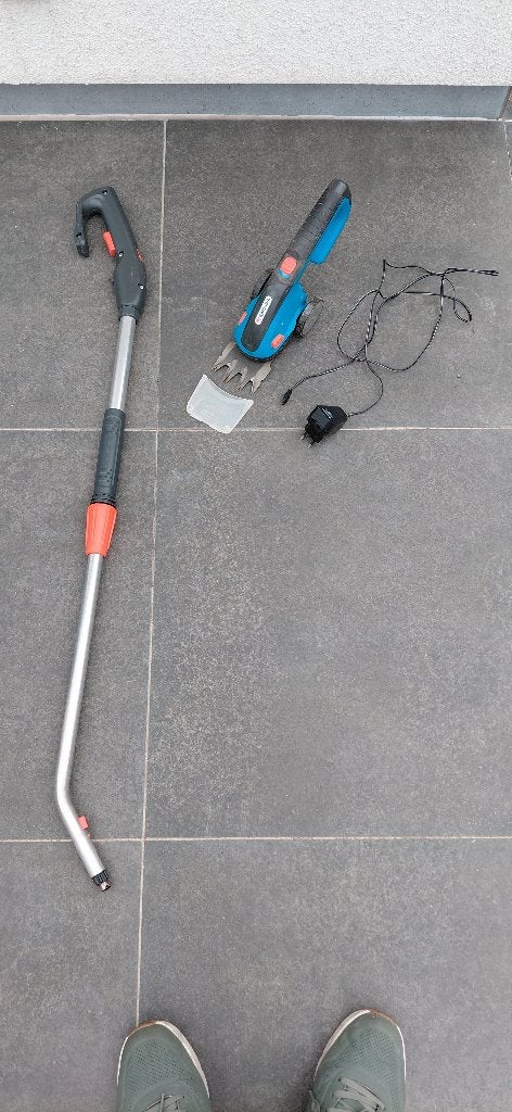 GARDENA - ACCU GRAS / BUXUSSCHAAR + EXTRA TELESCOOPSTEEL, Ophalen, Zo goed als nieuw, 20 t/m 29 mm, Gardena
