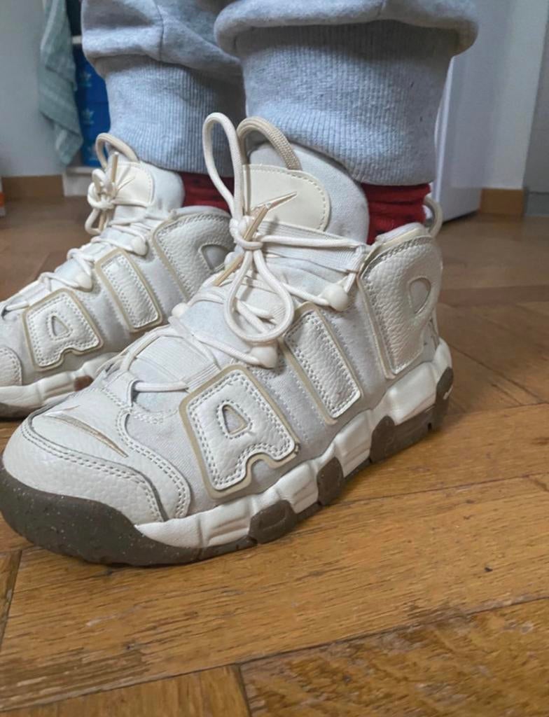 Nike uptempo schoenen, Kleding | Heren, Schoenen, Ophalen of Verzenden, Zo goed als nieuw, Wit, Sneakers