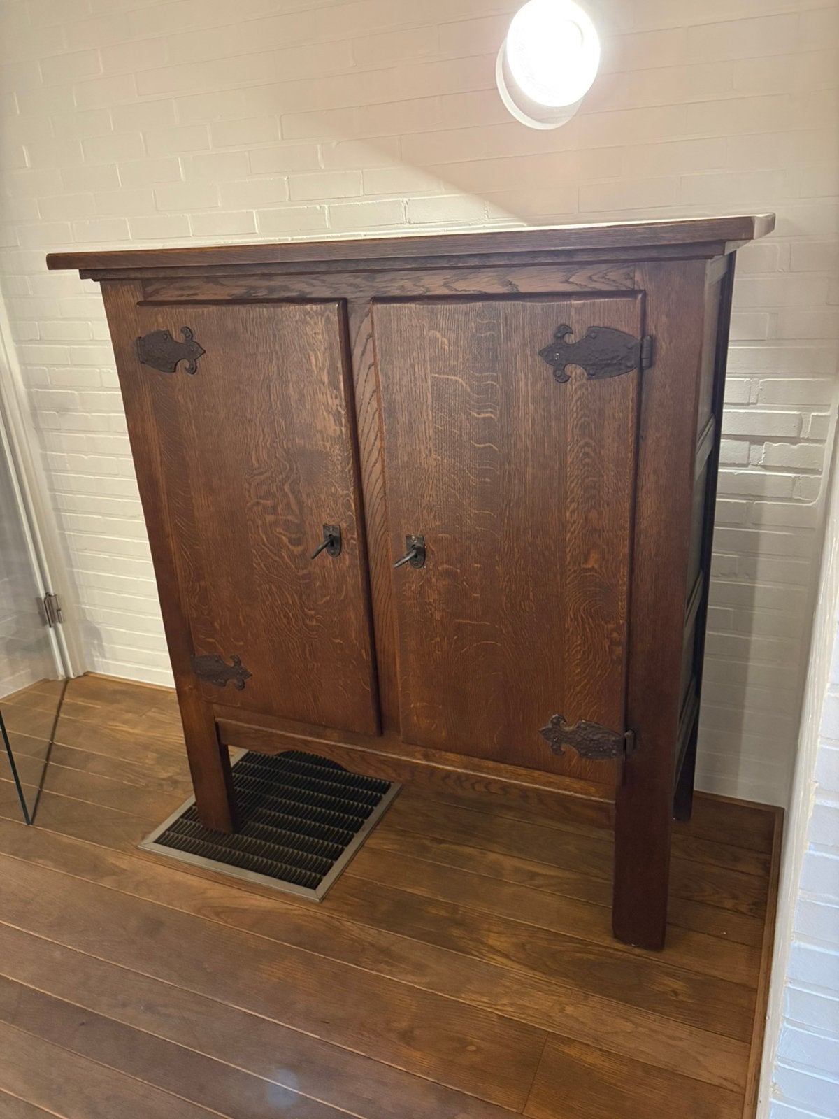 Stevige antieke kast, Ophalen