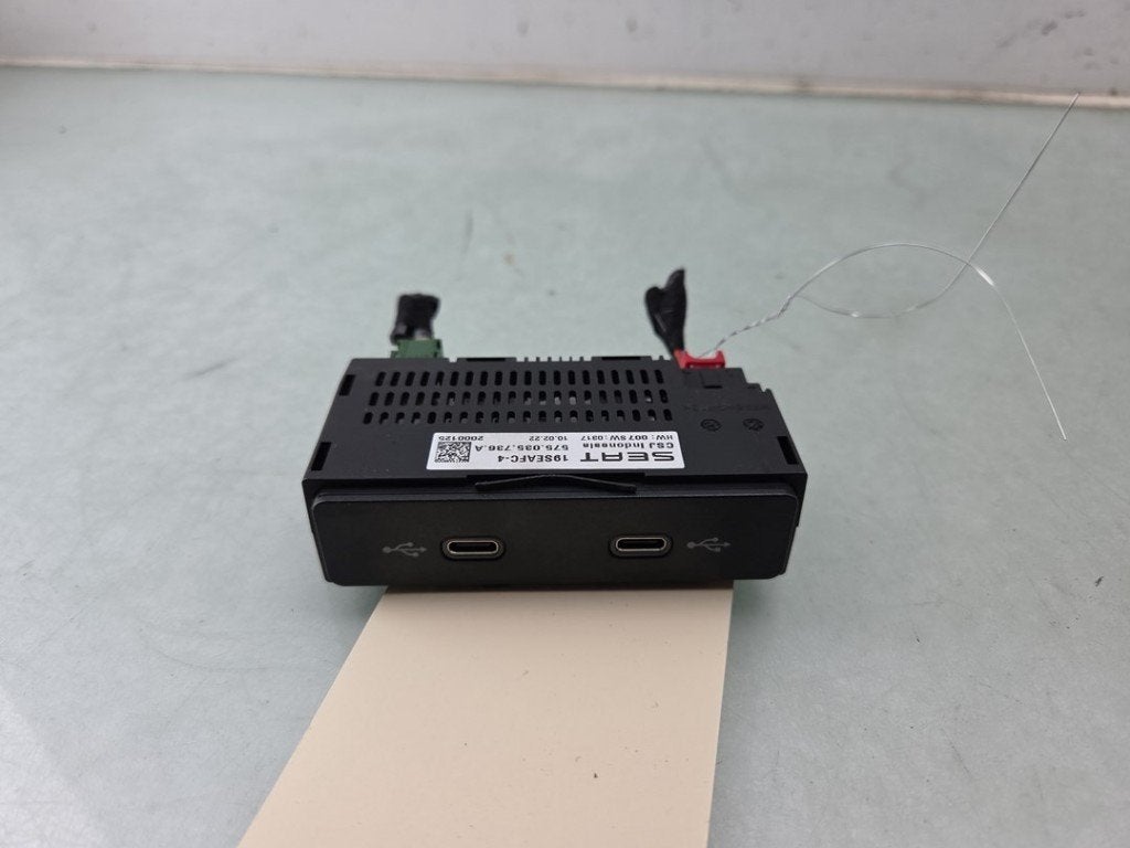 PORT AUX/USB Seat Ibiza V (KJB) (01-2017/-) (|575035736A|), Autos : Pièces & Accessoires, Autres pièces automobiles, Dhr. J. Ham