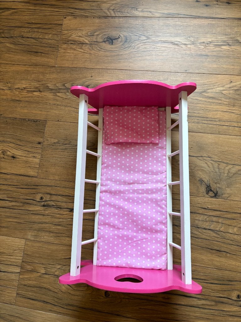 Houten poppenbedje, Ophalen, Gebruikt