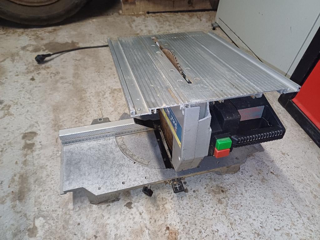 Machine à scier Virutex, Enlèvement, Scie à onglet