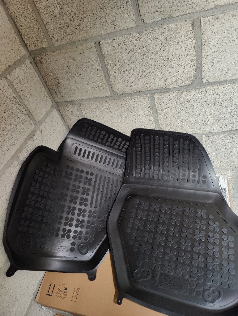 Kit de tapis en caoutchouc Volvo V60 XC60 (avant uniquement), Enlèvement ou Envoi, Neuf