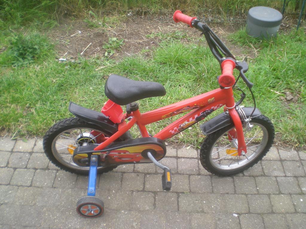 Jongensfiets Cars 14 inch, Ophalen, Zo goed als nieuw, Handrem