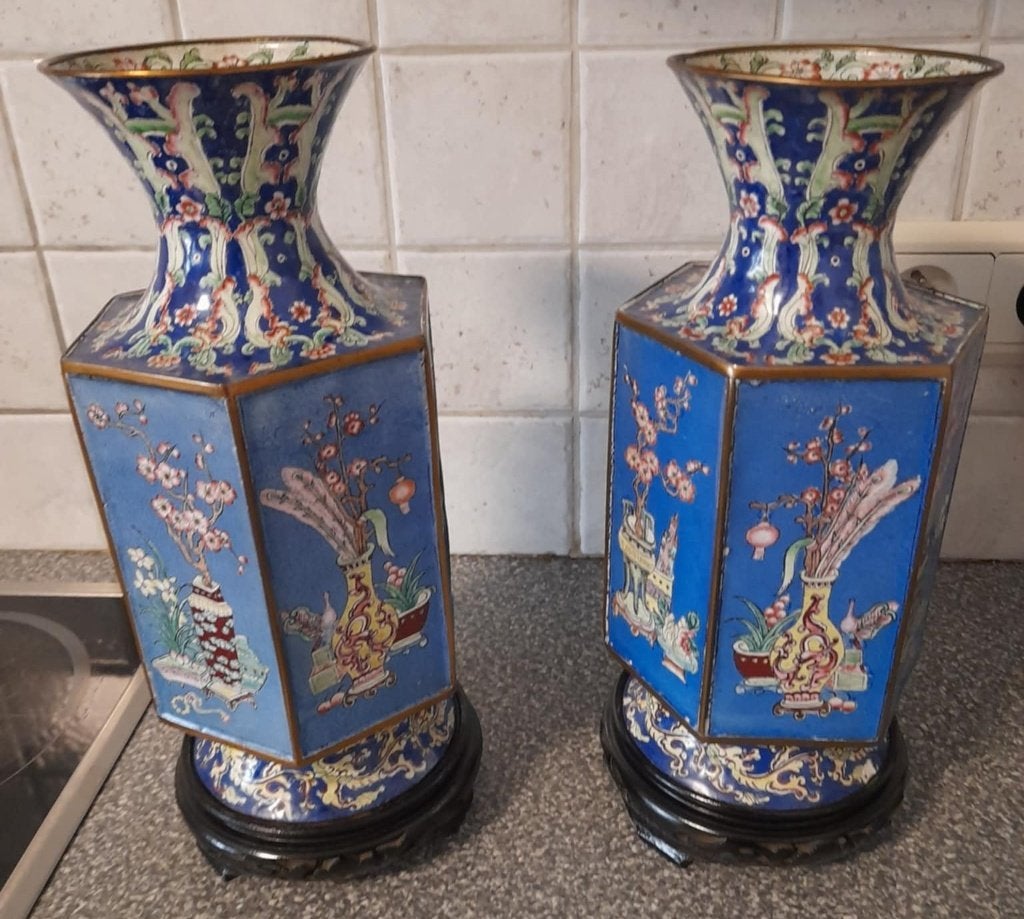 2 Zeshoekige Cloisonné vazen., Antiek en Kunst, Ophalen of Verzenden