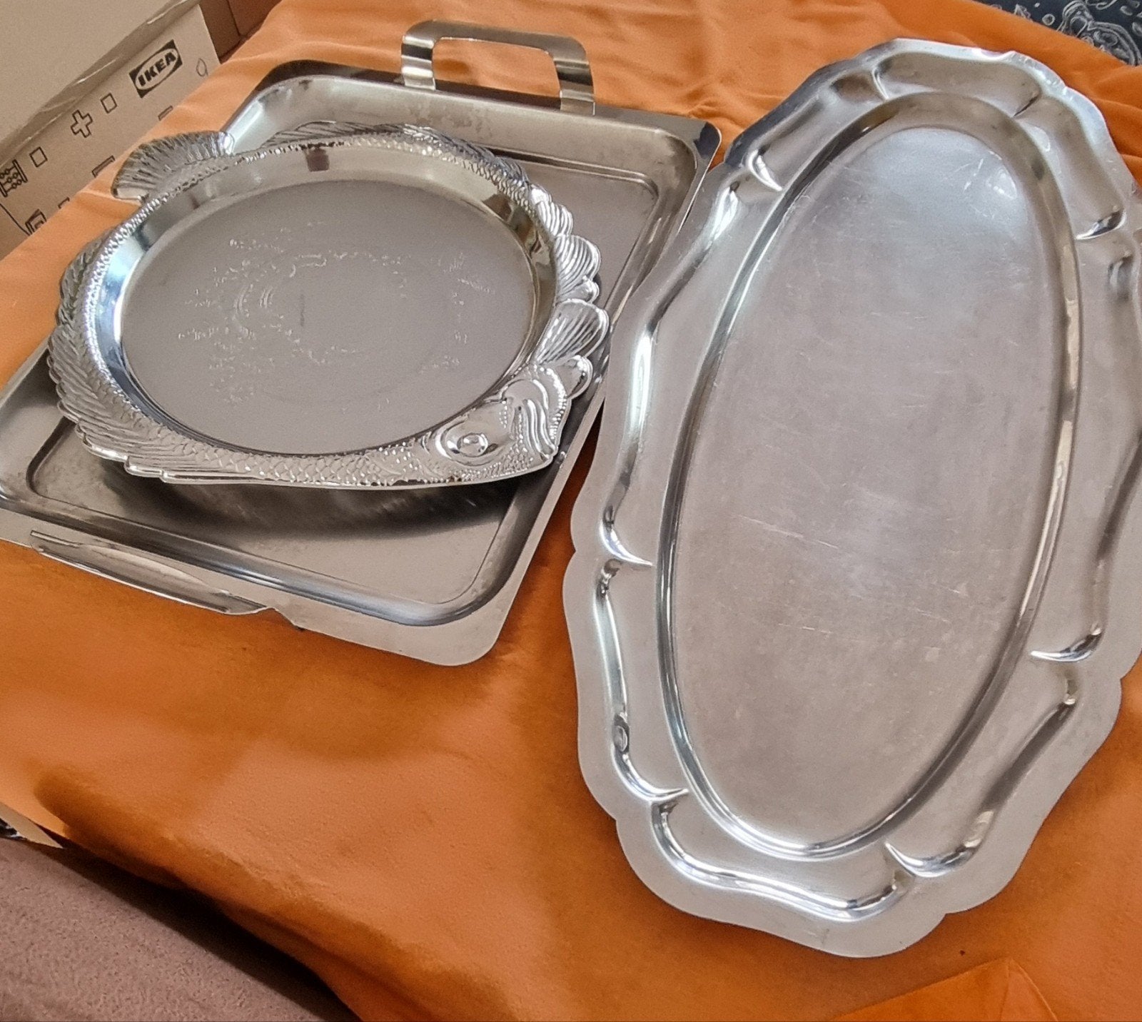 3 plateaus en acier inoxydable, Enlèvement