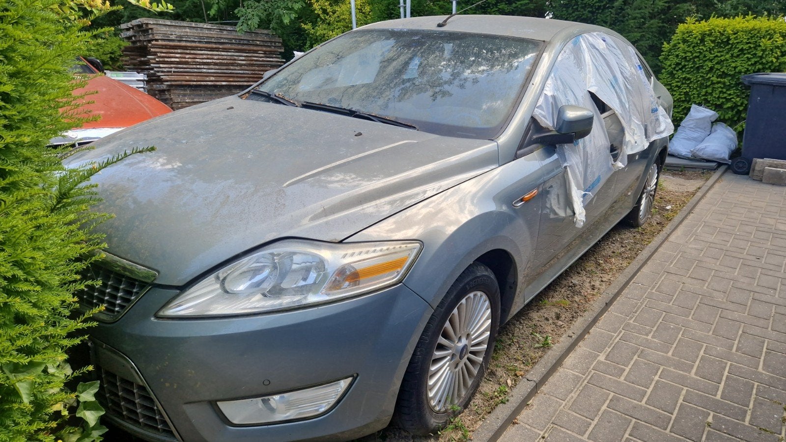 Ford mondeo 1.6 essence à reparer ou pour pièces, Autos, Mondeo, Boîte manuelle, Noir, 5 portes