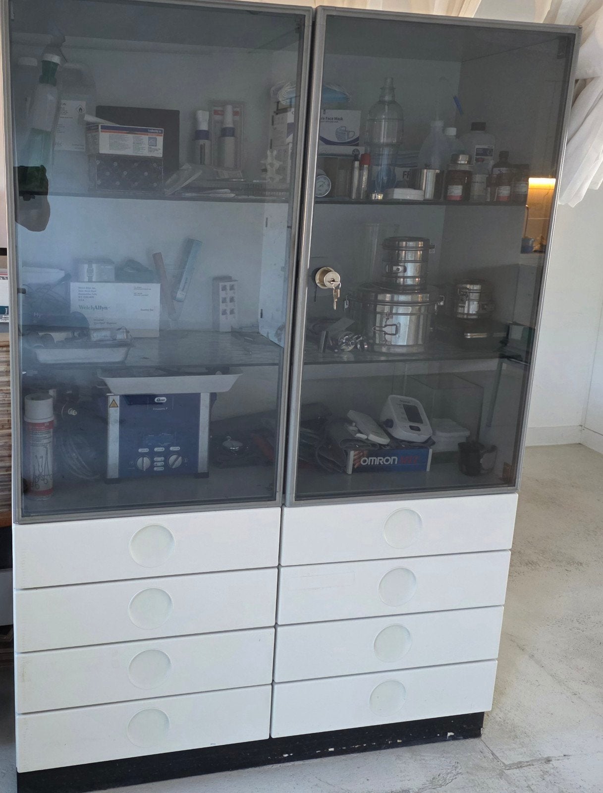 Medische instrumentenkast MAQUET, Ophalen, 100 tot 150 cm, Met lade(s), Zo goed als nieuw