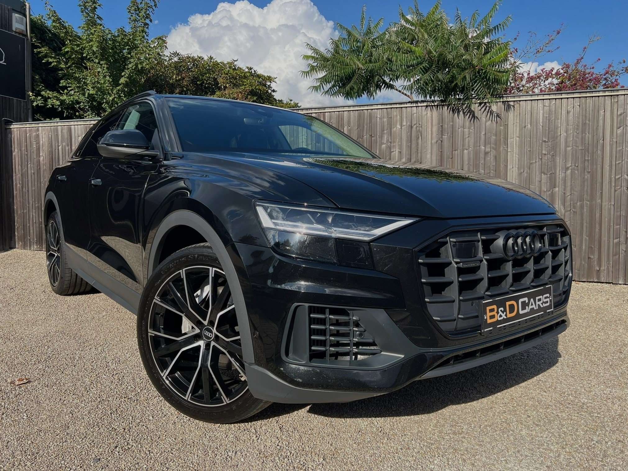 Audi Q8 55 TFSI quat­tro tiptro­nic LICH­TE VRACHT/UTILIT, Gebruikt, Q8, Leder, Bedrijf