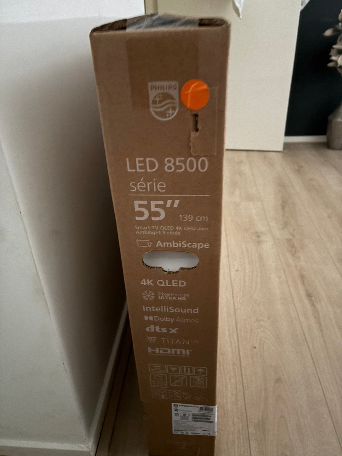 Philips ambilight 8500 serries nieuwe in doos, Audio, Tv en Foto, Ophalen, Zo goed als nieuw, Philips