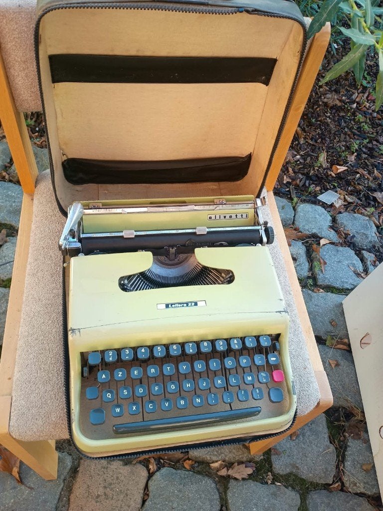 Typmachine Olivetti inclusief originele koffer, Diversen, Ophalen, Gebruikt