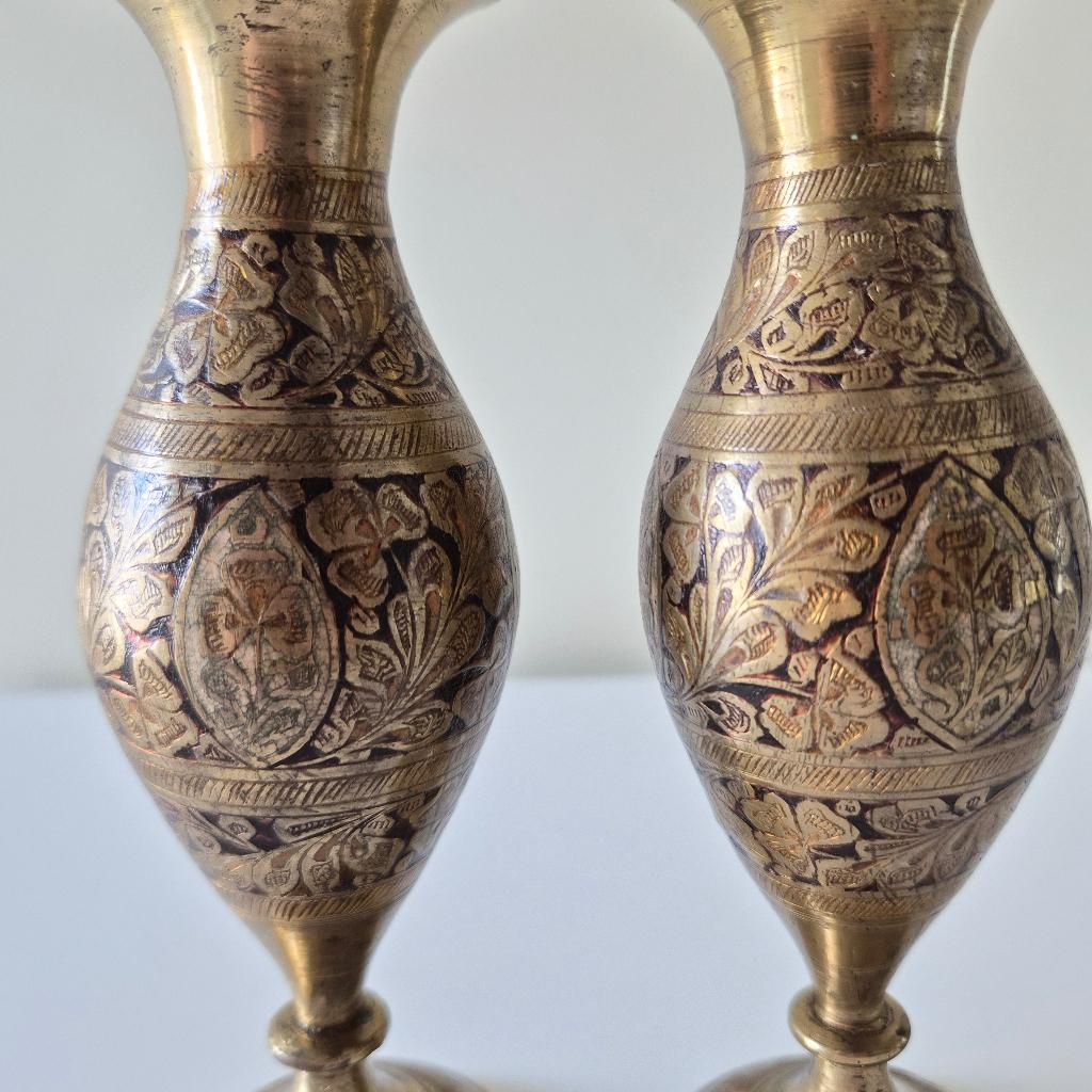 2 vaasjes uit Pakistan, Ophalen of Verzenden, Brons