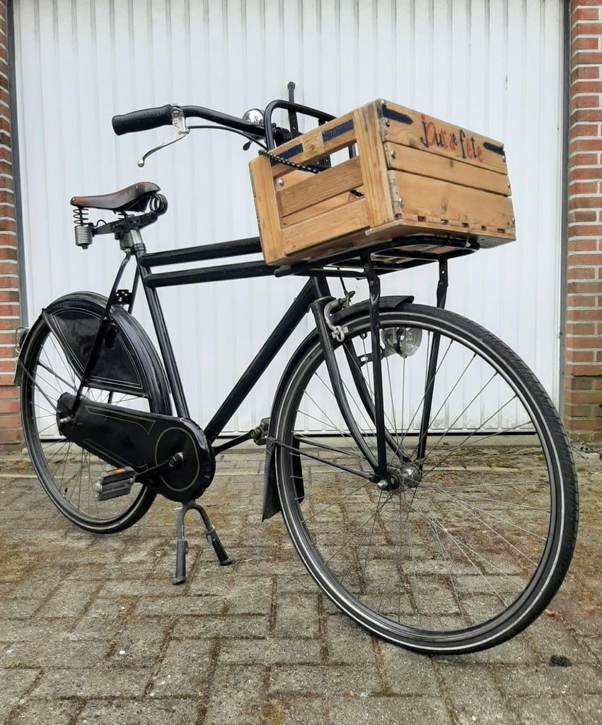 Tati .. Jour de fête, Fietsen en Brommers, Ophalen