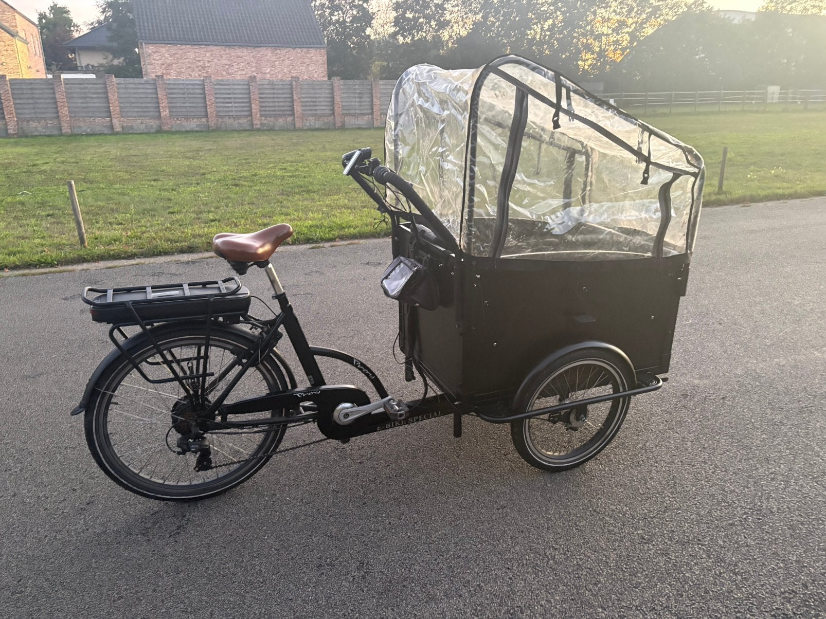 Elektrische troy bakfiets te koop, brengen mogelijk, Ophalen of Verzenden, Zo goed als nieuw, 4 kinderen of meer, Elektrisch