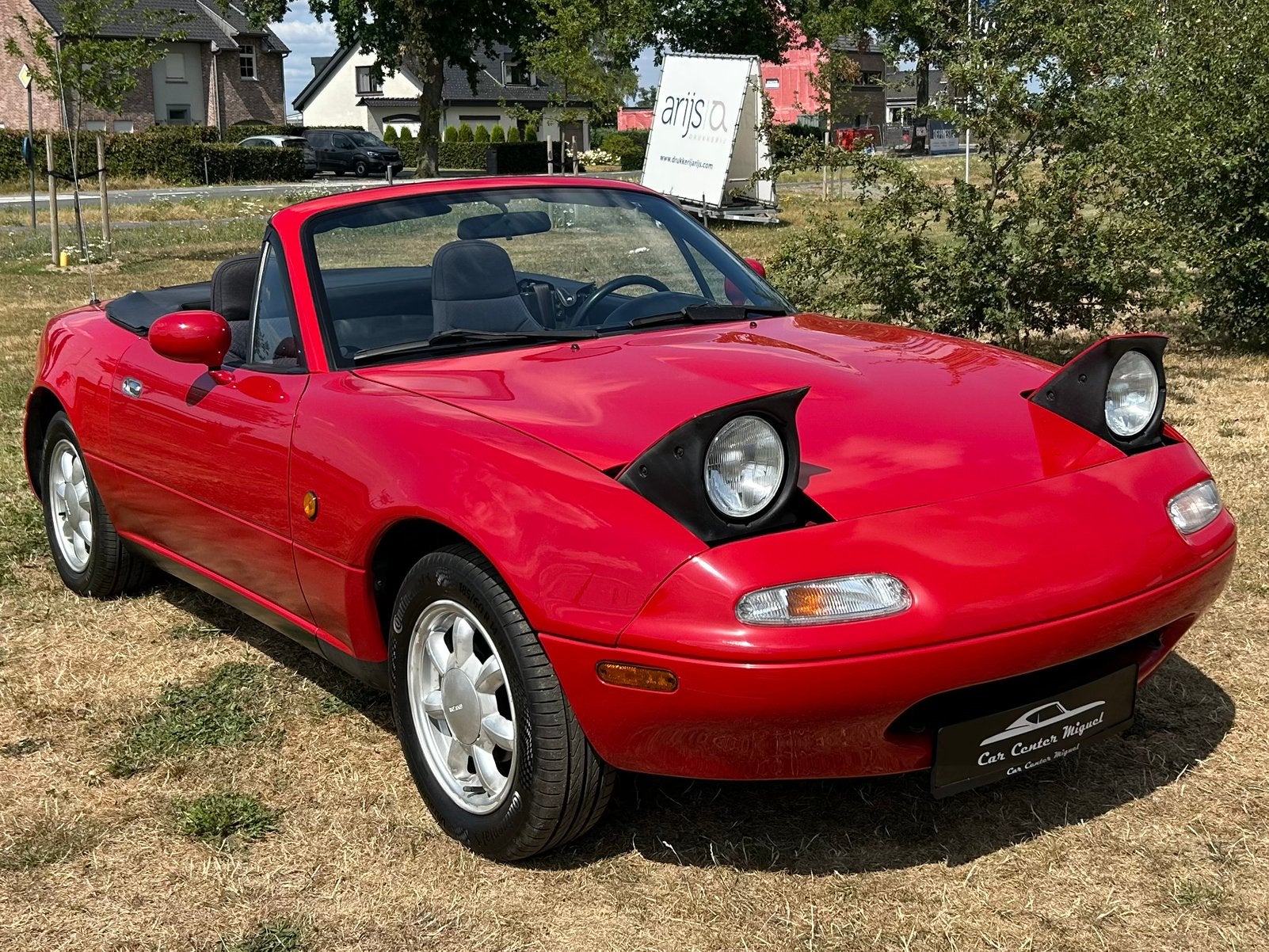 Mazda MX5 NA 1.6i, Autos, Mazda, Entreprise, MX-5, Vitres électriques, Jantes en alliage léger, Toit ouvrant, Radio, Sièges sport