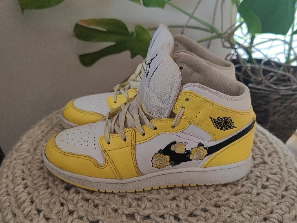 Vintage Nike Air Jordan 1 'Dynamic Yellow Floral, Ophalen of Verzenden, Zo goed als nieuw