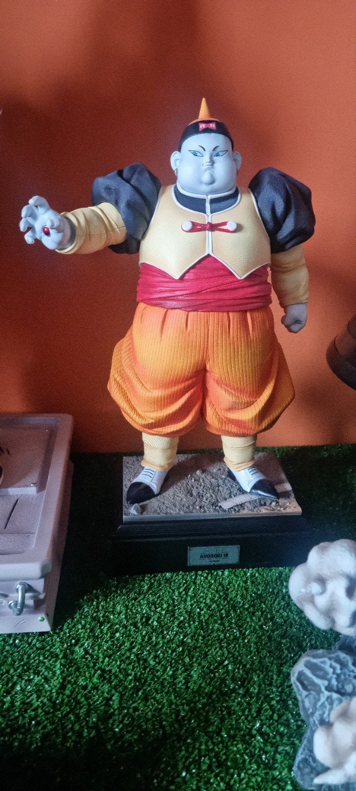 Figurines dragonball z C 19 et C20 180/P ou 350/2