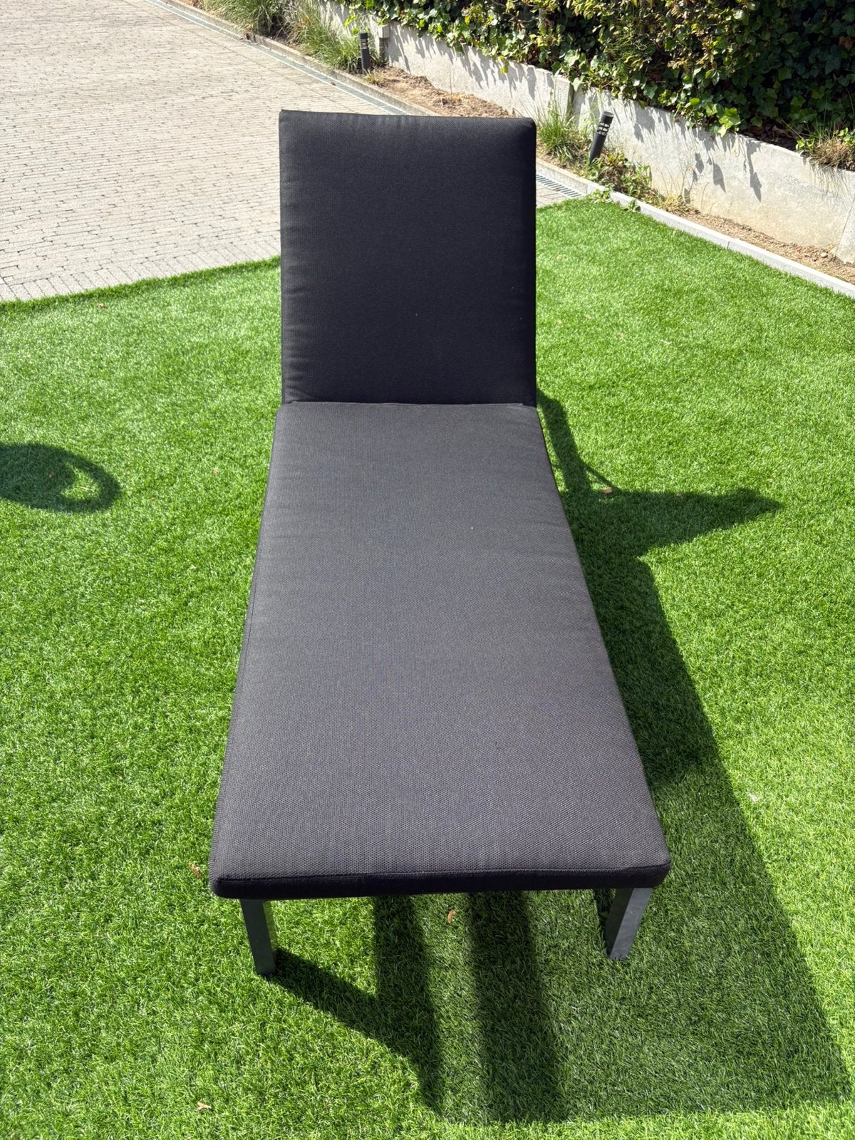 Ligbed+kussen, Tuin en Terras, Ophalen, Zo goed als nieuw