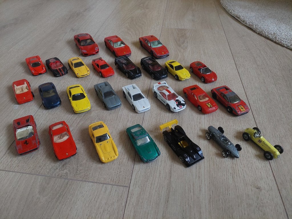 Collection Ferrari models 1:64, Enlèvement ou Envoi