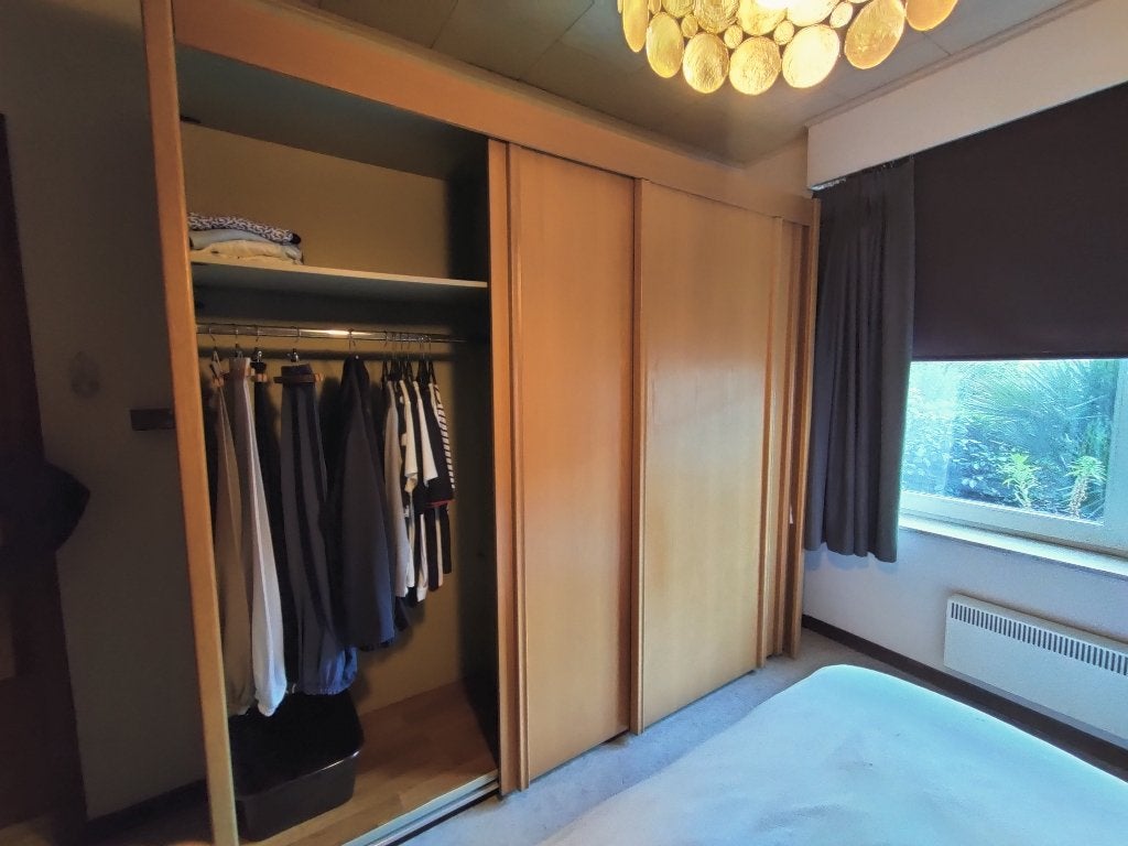 Kleerkast, Ophalen, Met deur(en), Gebruikt, 200 cm of meer