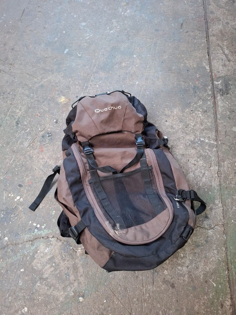 Sac à dos Quechua 60L, Enlèvement ou Envoi, Comme neuf, Sac à dos