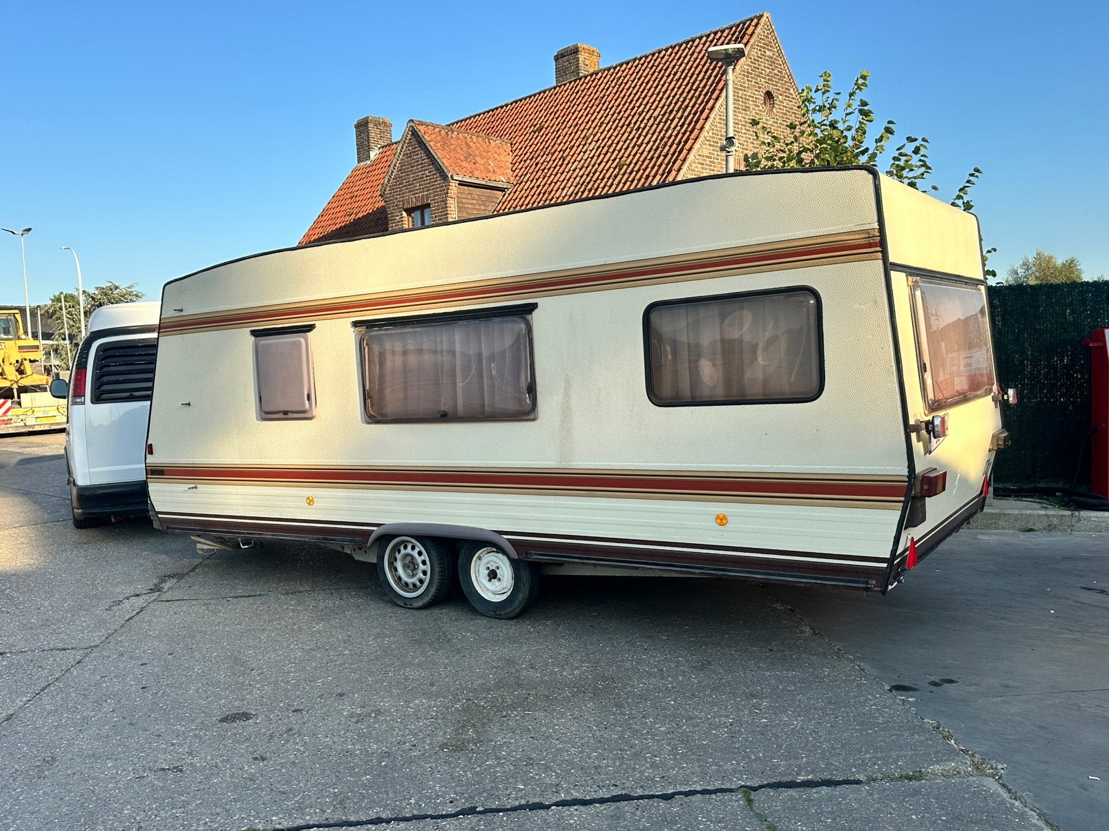 Caravan.Sloop of andere doeleinden ( lekt niet ), Caravans en Kamperen, Particulier, 500 - 750 kg, Tot en met 4