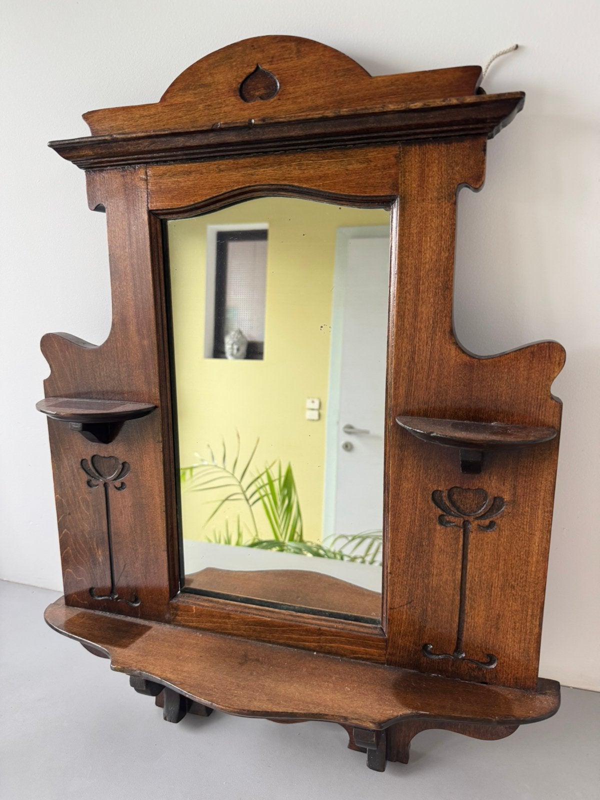 Miroir En Chêne Art Nouveau Jugendstil - 1900 Avec Étagères, Ophalen