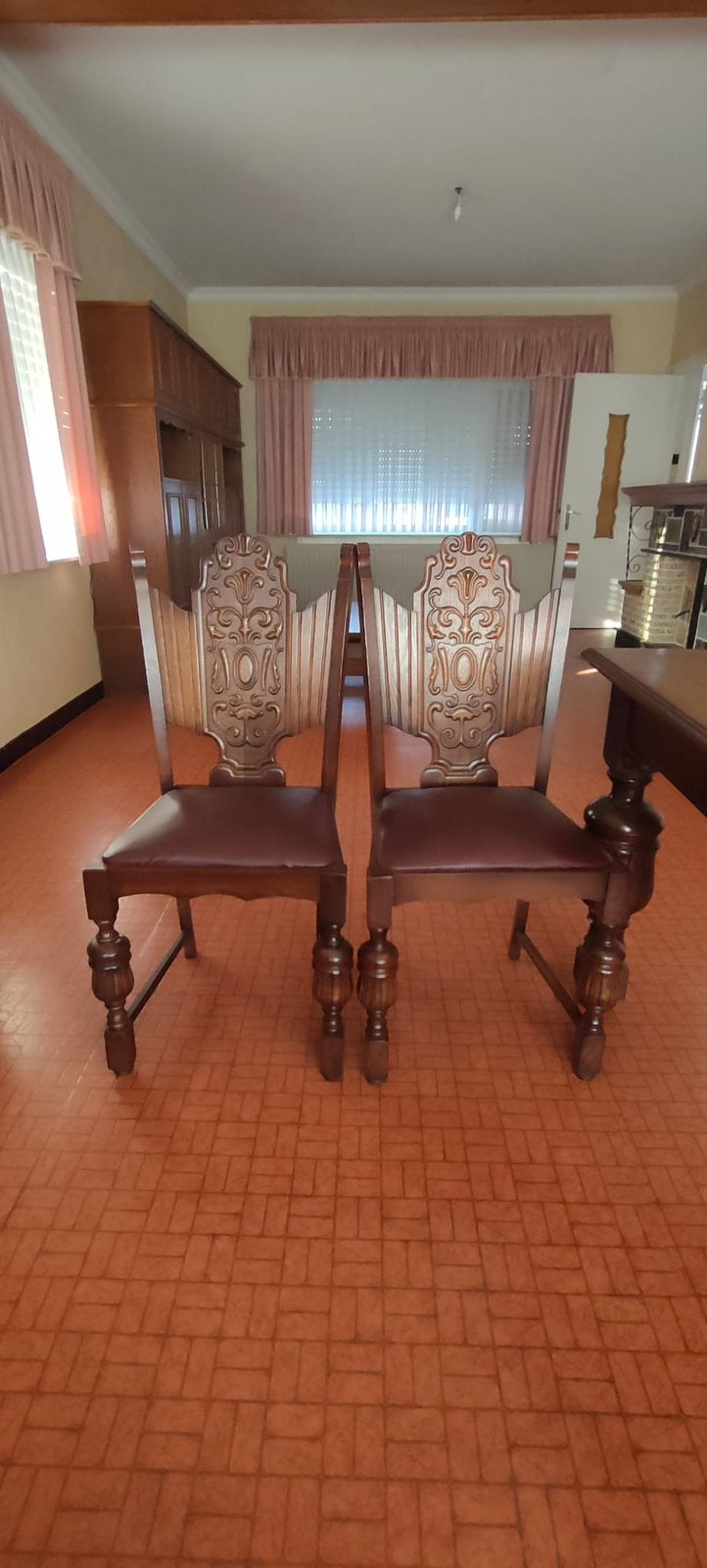 Massief houten eettafel (uitschuifbaar) + 6 stoelen, Antiek en Kunst, Antiek | Meubels | Tafels, Ophalen