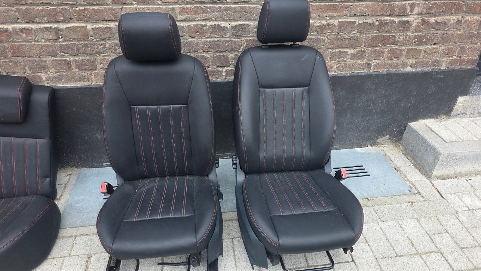 Te koop zetels leer in nieuwstaat voor ford fiesta vanaf bj2, Auto-onderdelen, Ophalen