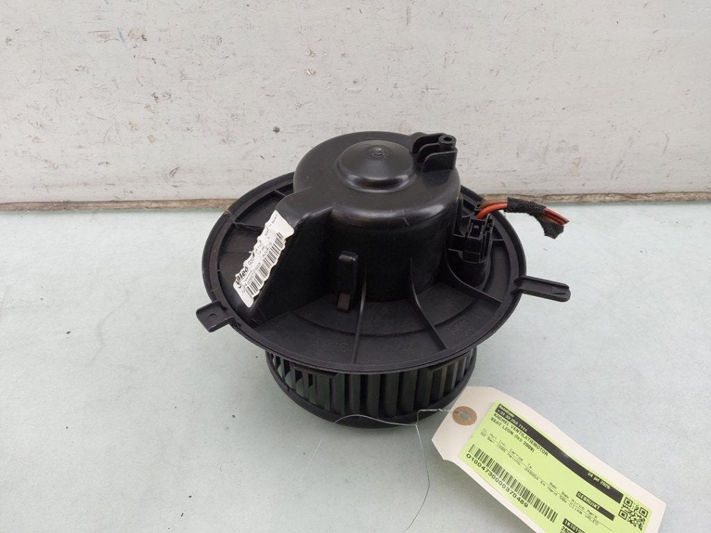 VENTILATEUR RADIATEUR MOTEUR Seat Leon (1P1), Valeo, Utilisé, 100, rue de Courcelles
75017  Paris, FR, Seat