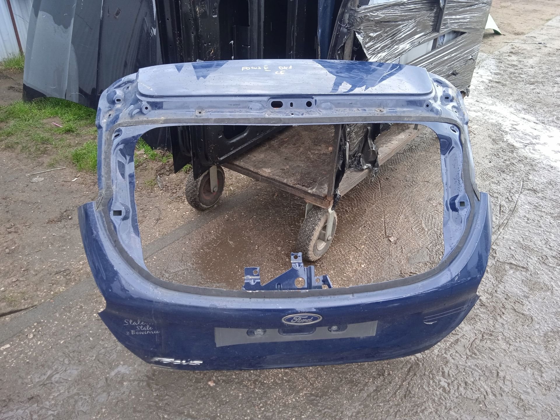 Hayon arri re Ford Focus Mk3, Info@ford.com, Porte, Ford Motor Company, American Road 1
48126  Dearborn
