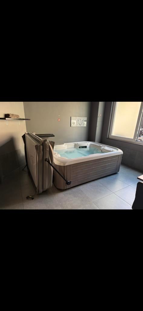 Jaccuzi hotspring, Ophalen of Verzenden