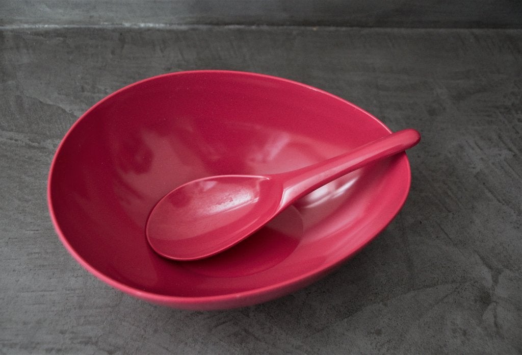 Plat en forme d’œuf + cuillère assortie – Neuf, Enlèvement ou Envoi, Neuf, Plastique
