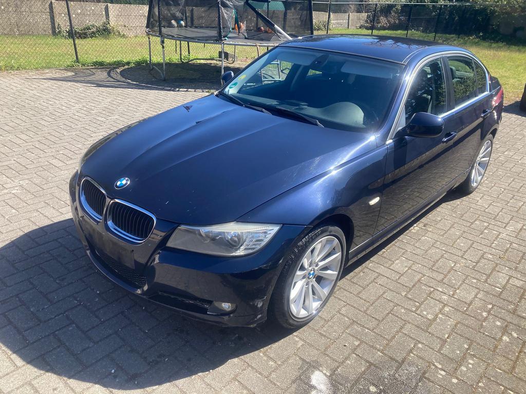 BMW 320d 2011 gekeurd/voll onderhboekje, Auto's, Zwart, Blauw, 120 kW, Particulier