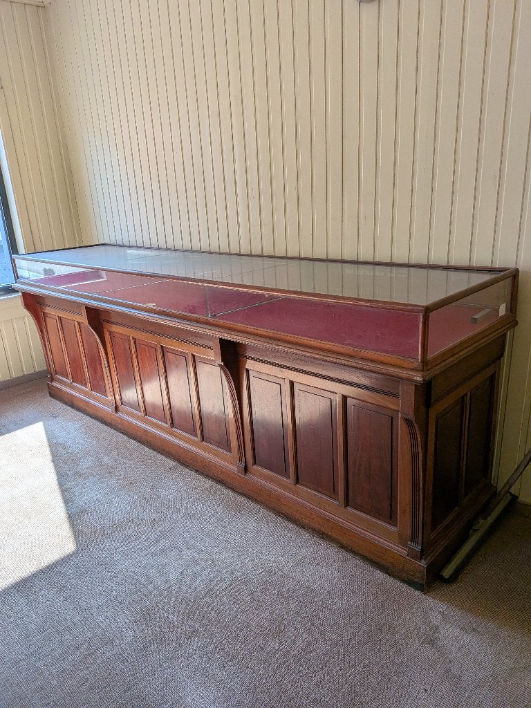 Antieke houten winkeltoonbank met glazen vitrine en laden, Ophalen of Verzenden