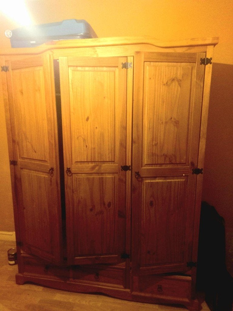 belle armoire en pin, 150 à 200 cm, Comme neuf, Avec tablette(s), Pin
