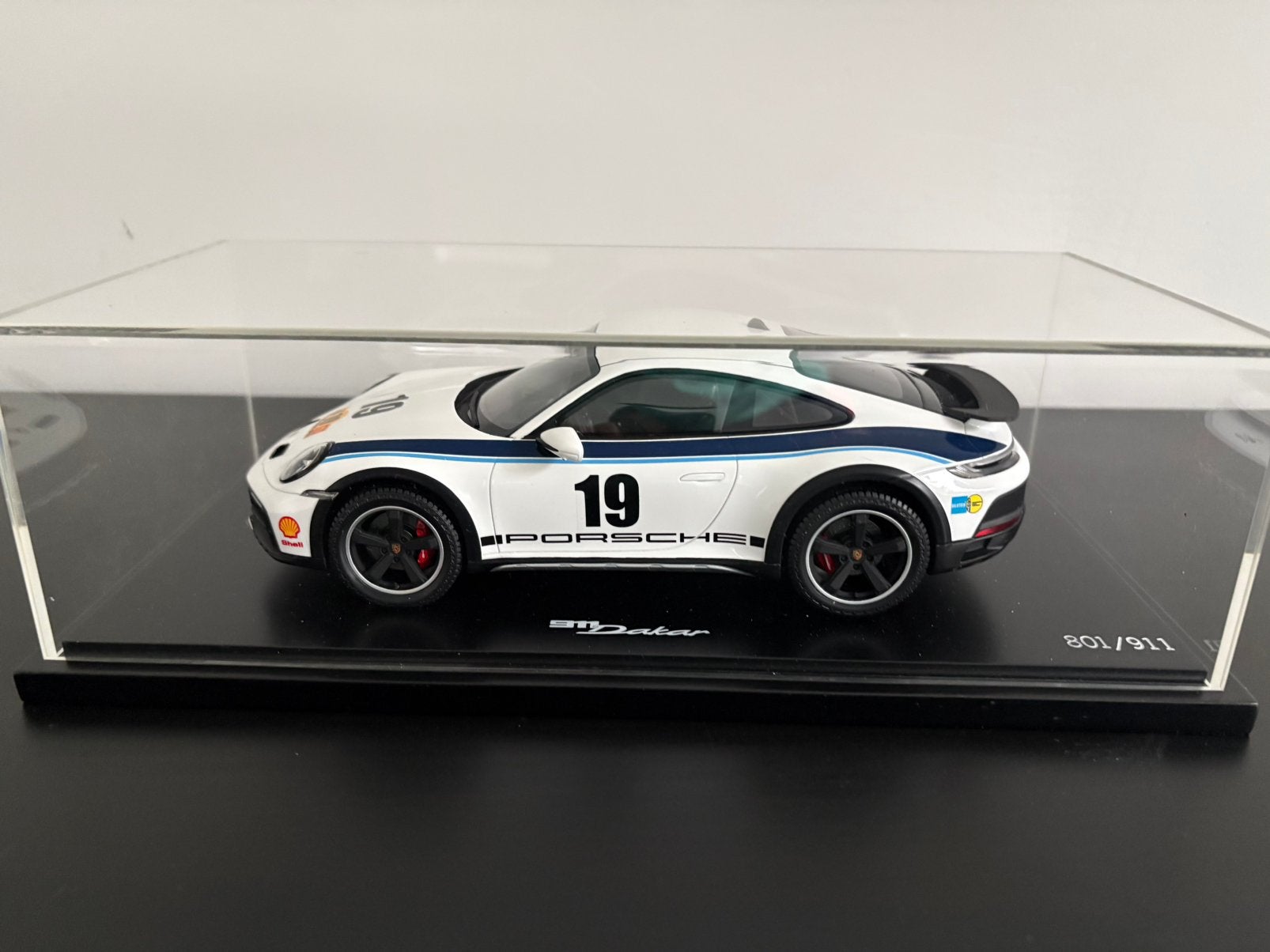 Porsche 992 Dakar 1/18 Spark, Enlèvement, Comme neuf