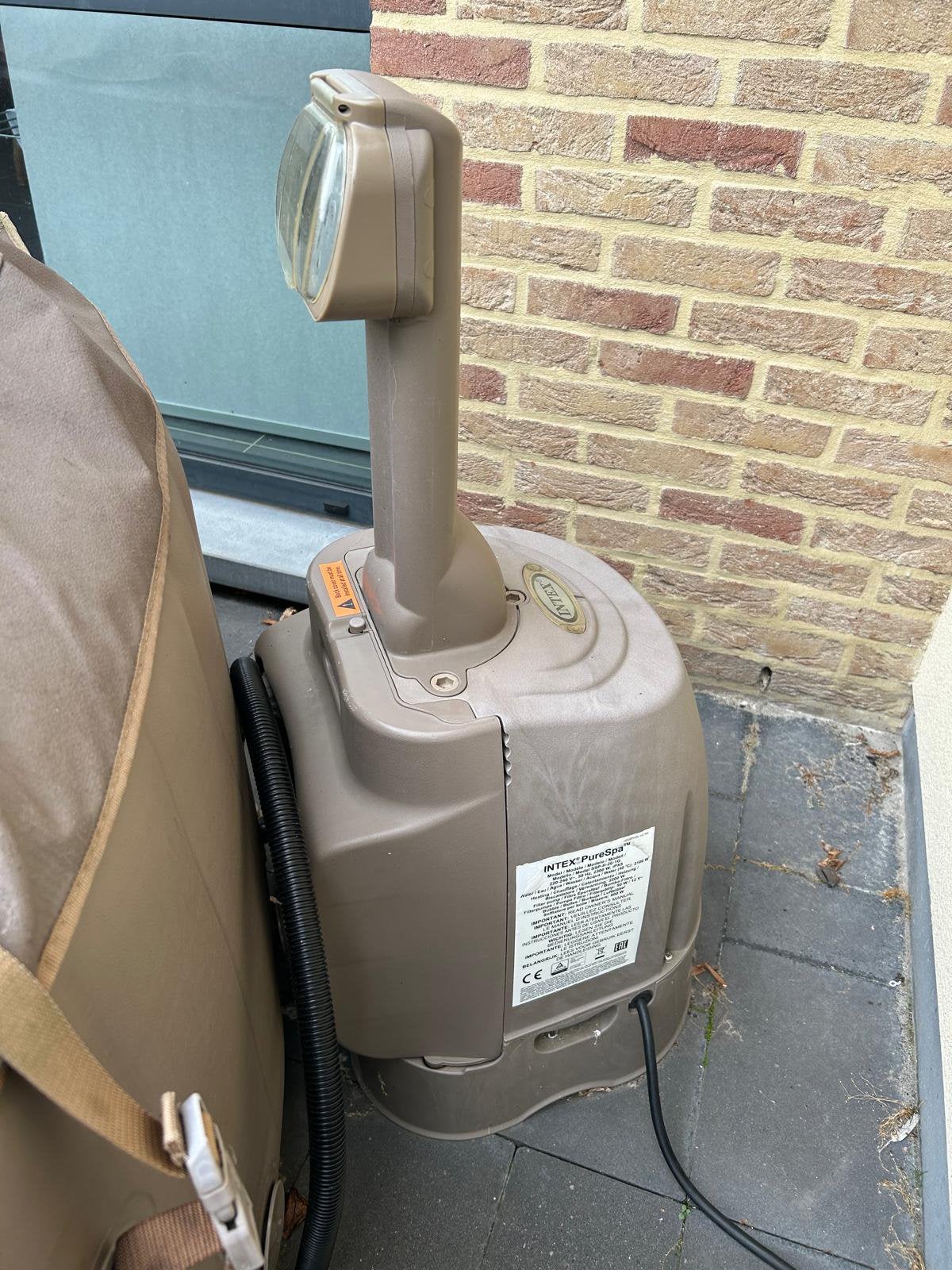 Intex PureSpa jacuzzi -pomp/filter vernieuwd-werkt,klein lek, Ophalen, Gebruikt, Afdekzeil, Opblaasbaar