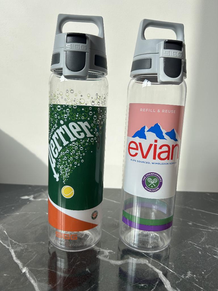SIGG sportdrinkflessen – Roland Garros & Wimbledon, Sport en Fitness, Drinkbussen, Zo goed als nieuw, Ophalen of Verzenden