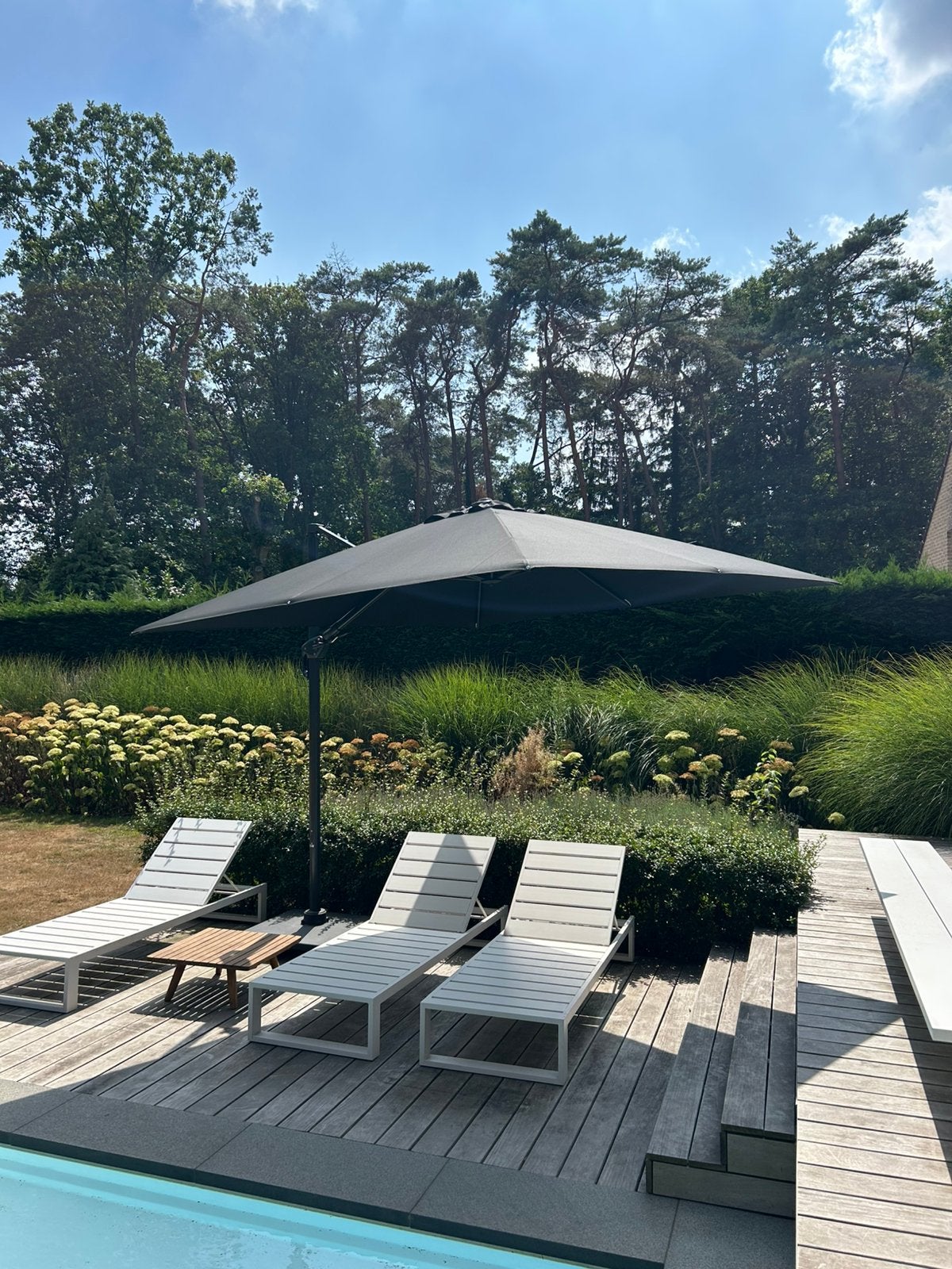 Bristol Avola zweefparasol met Pedito parasolvoet en wielen, Ophalen, Zo goed als nieuw, Parasolvoet