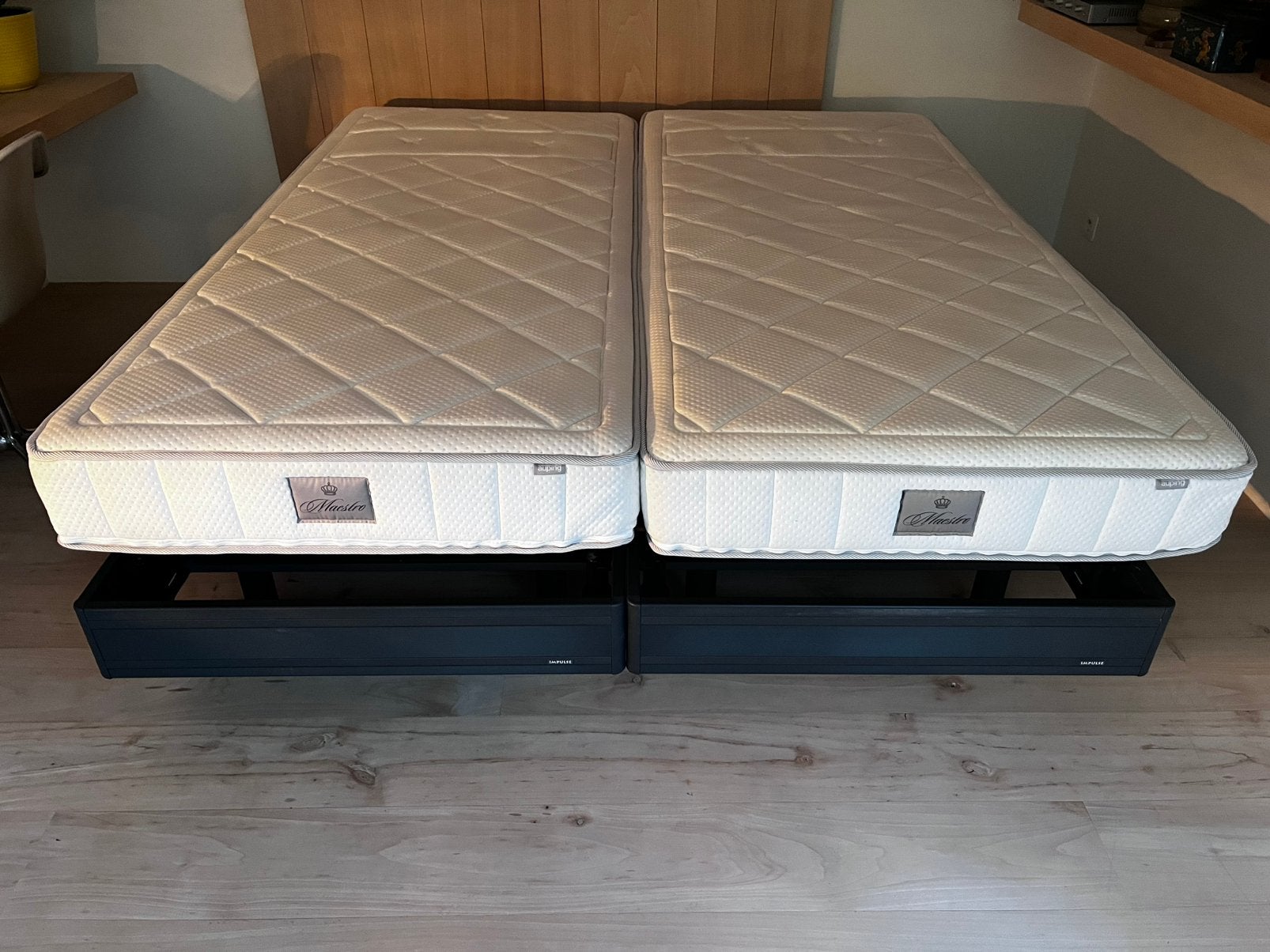 2 Auping Maestro matrassen met beddenbak, Ophalen, Tweepersoons, Zo goed als nieuw, 180 cm