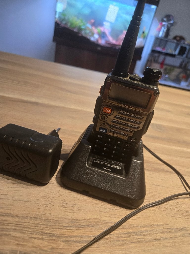 Baofeng uv5r e, Fonction vibreur, Neuf, Talkie-walkie ou Walkie-talkie, 15 km ou plus