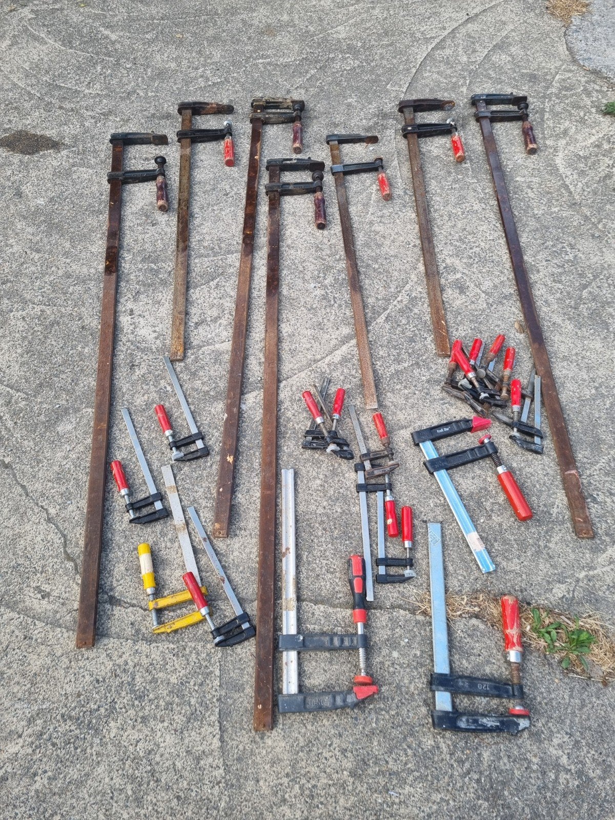 plusieurs serre-joints - les plus grands ont 1m 60cm, Enlèvement