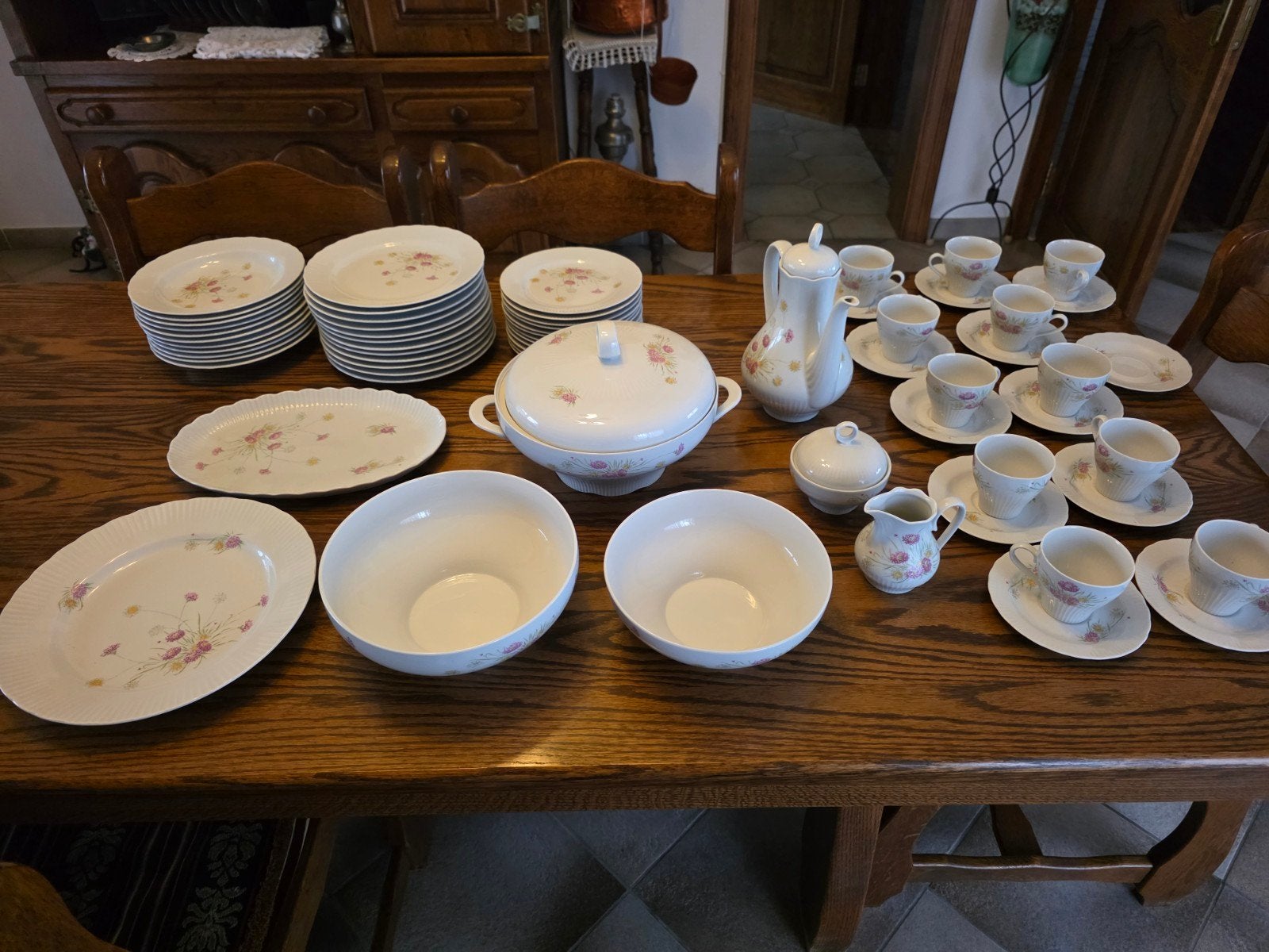 Grand service à vaisselle et café vintage en porcelaine, Enlèvement