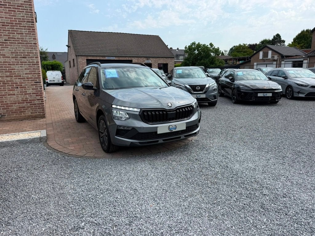 Skoda Kamiq 1.0 TSI 115PK DSG Selection + BLACK/PACK NIEUW, Auto's, Skoda, Automaat, Stof, Bedrijf, 5 zetels