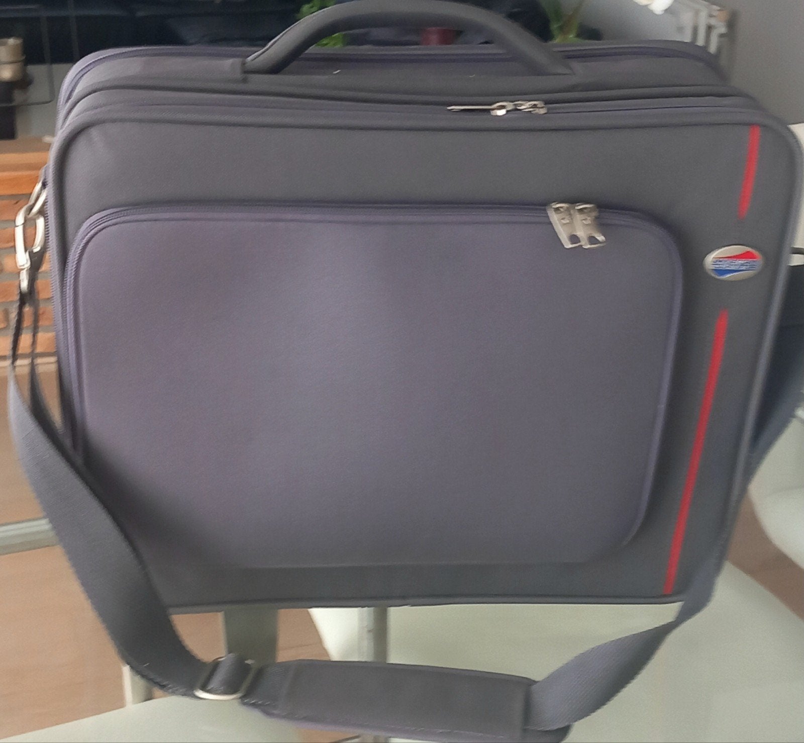 Nieuwe laptoptas, Computers en Software, Laptoptassen, Ophalen, Grijs, Nieuw, Schoudertas