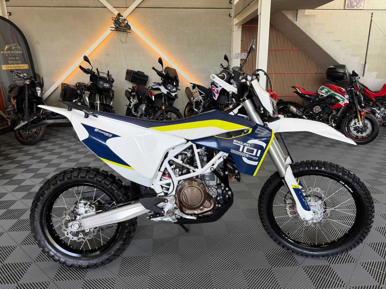HUSQVARANA 701 ENDURO * GARANTIE * 3.300 km * 2017, Entreprise, Plus de 35 kW, Ss, Enduro