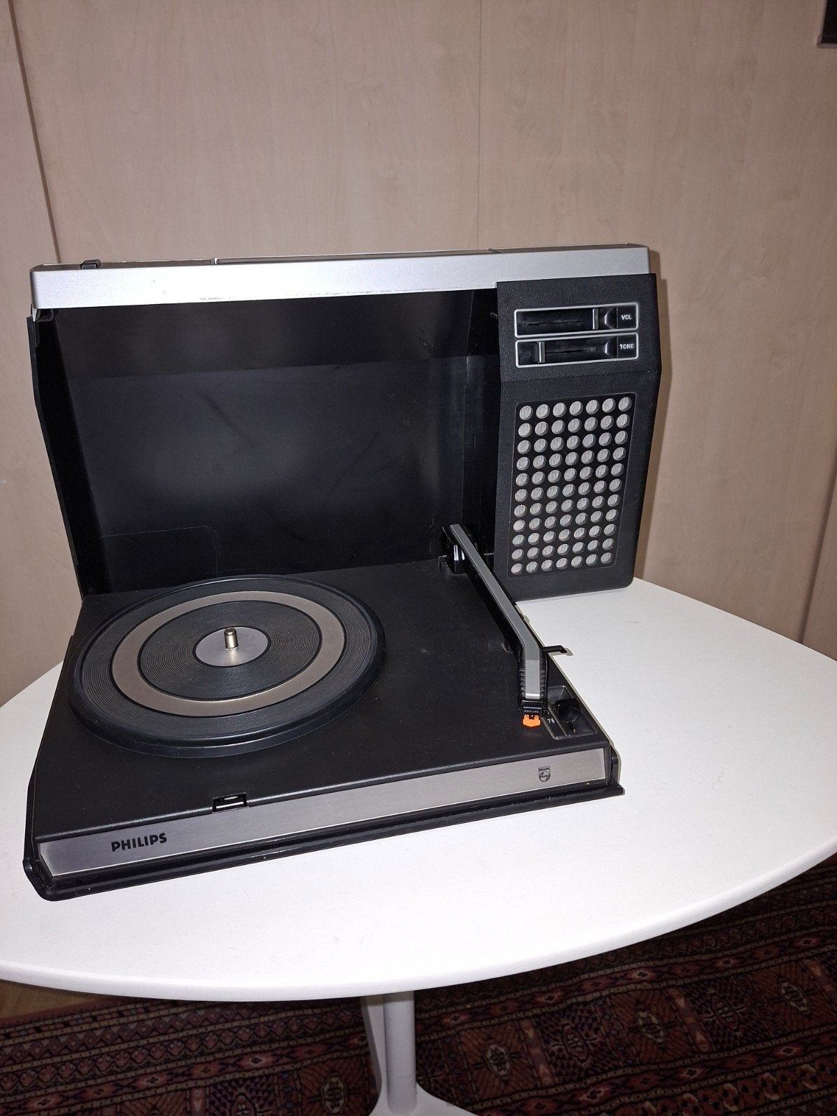 Philips 423 draagbare platenspeler GEEN geluid, TV, Hi-fi & Vidéo, Enlèvement ou Envoi, Ne fonctionne pas, Tourne-disque, Philips